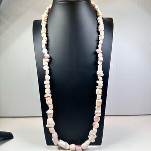 Vintage Les Bernard Inc. 13” pink shell necklace toggle clasp